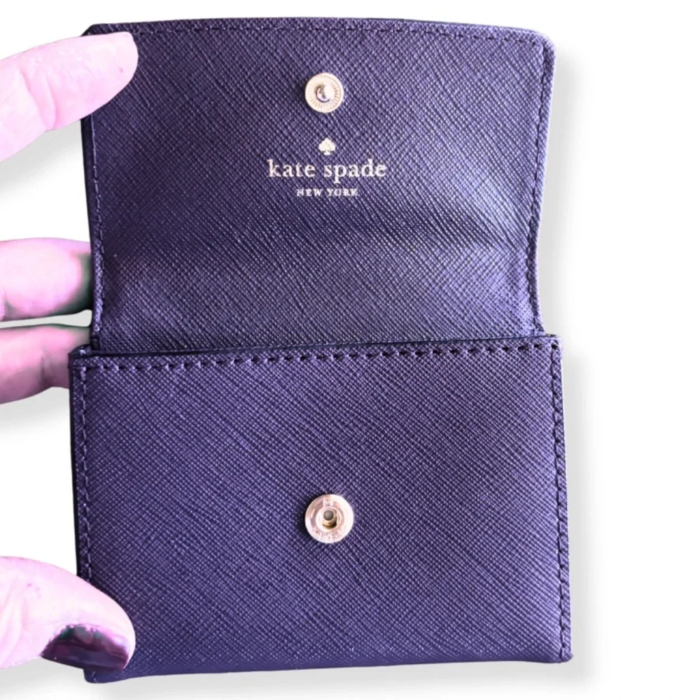 ♠️ Kate Spade Holly Laurel Way Card Wallet – Plum